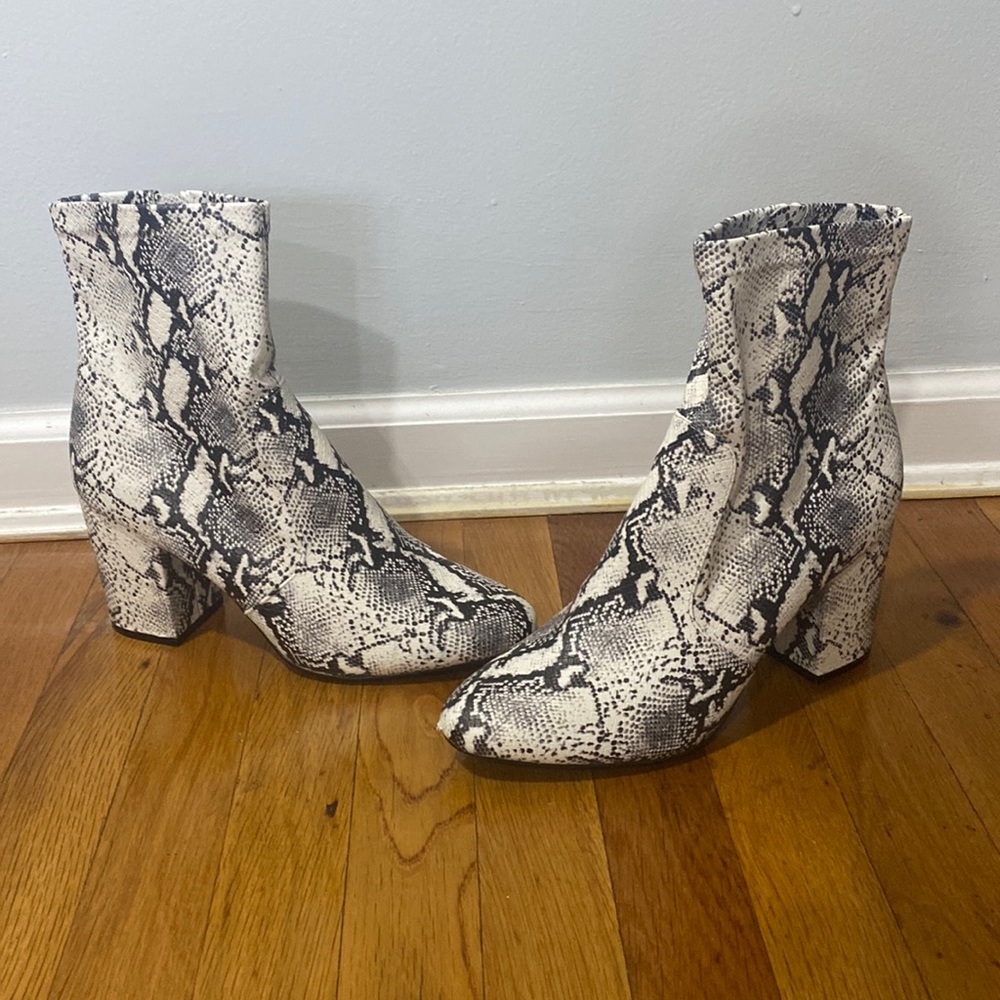 ✨Madden Girl Snake Skin Booties✨